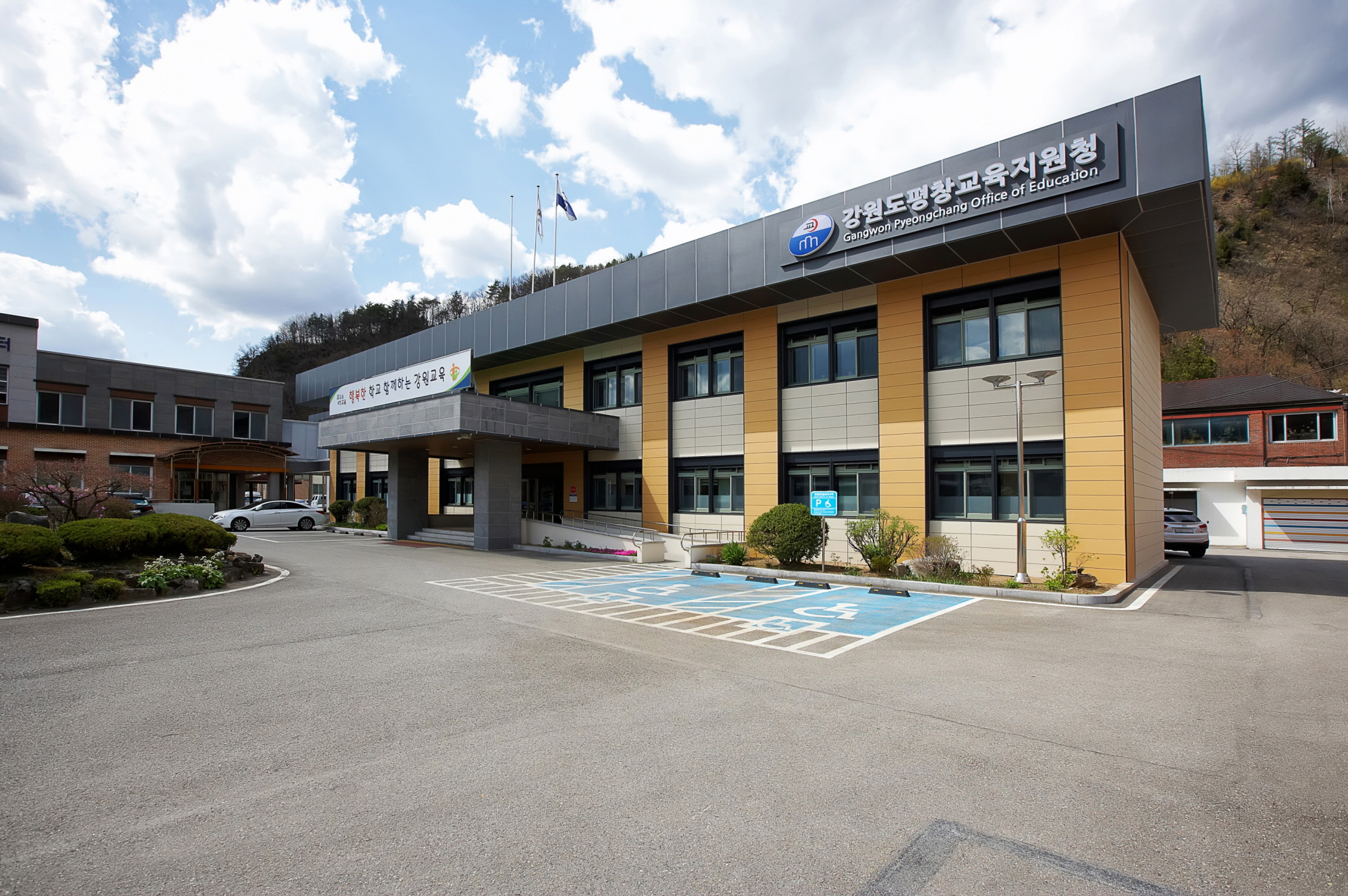 1930757131_6QG0nzxY_c1ef8e870618bdcb176204e84fa180d06476e381.jpg 이미지크게보기