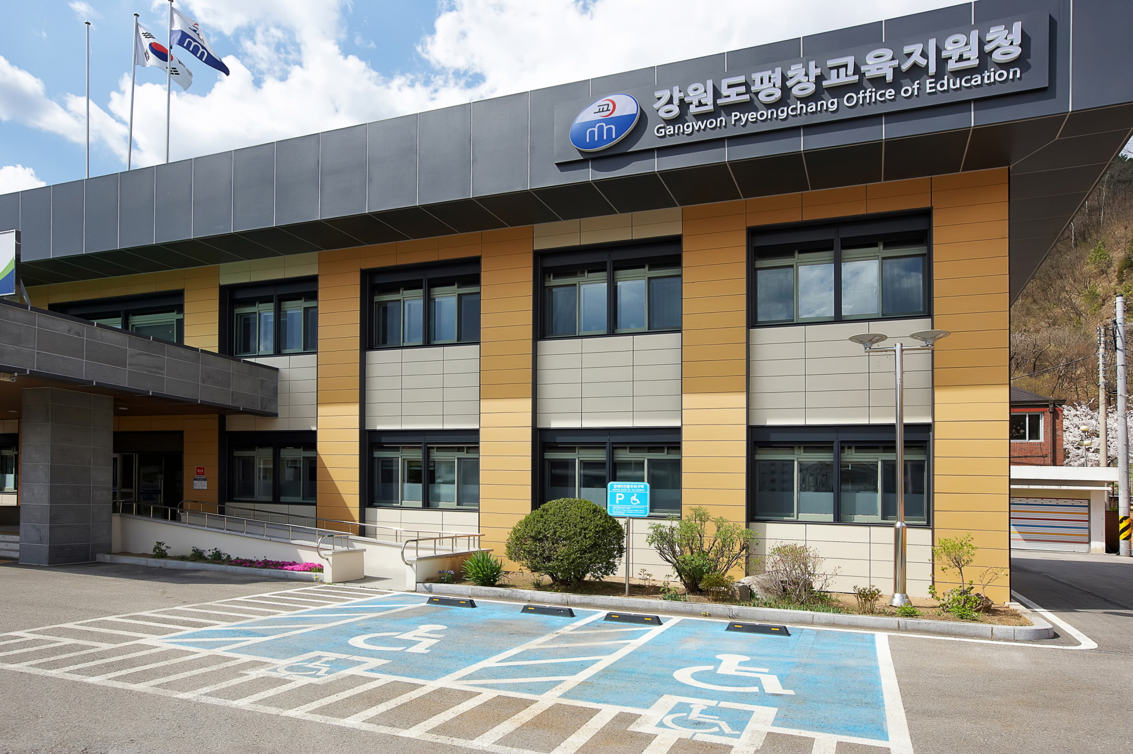 1930757131_LhRZcWs9_bcd766d5cee404b063cd9a76a9ca063b627e865d.jpg 이미지크게보기