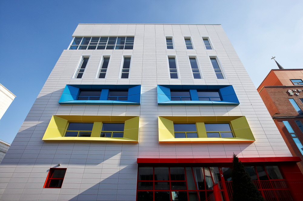 1930757131_U1A4yvBh_b11faead6500f45b2ac2f5cb6503678e0e1eed1f.jpg 이미지크게보기