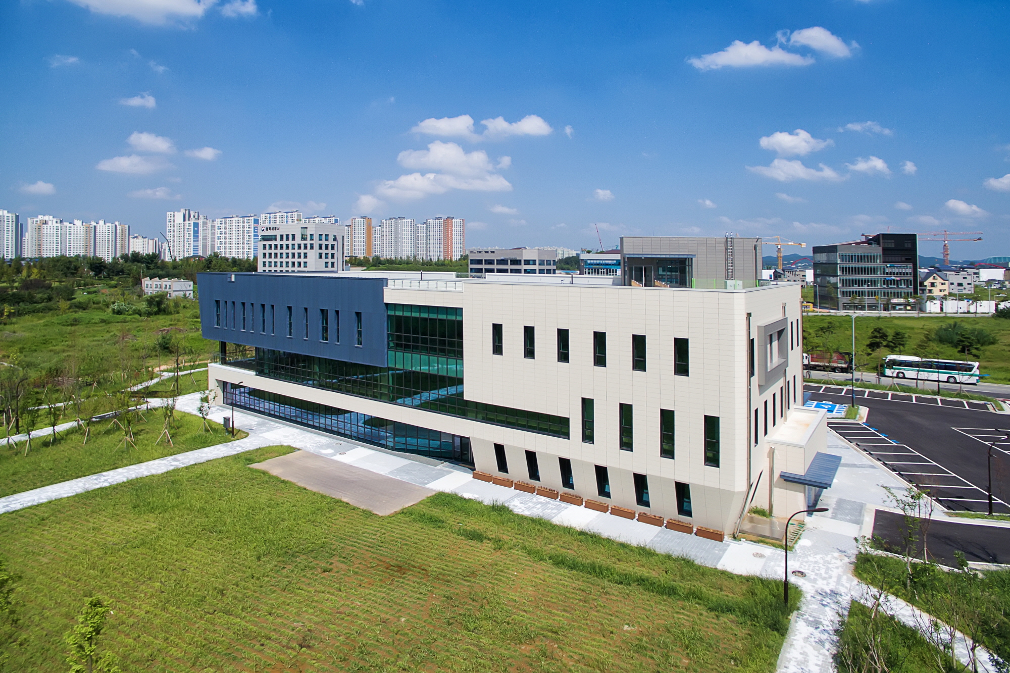 2038240421_fBSkemuU_3b96bf9c661b0ef21dff2948e369dc8914f2f93e.jpg 이미지크게보기