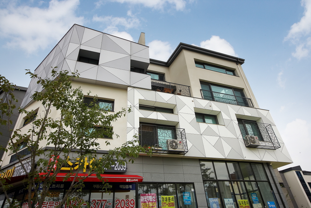 1030043947_jrv6pFDL_d6ad7bdcf5a71f634f6ef3e316ab50ef76ebe4c0.jpg 이미지크게보기